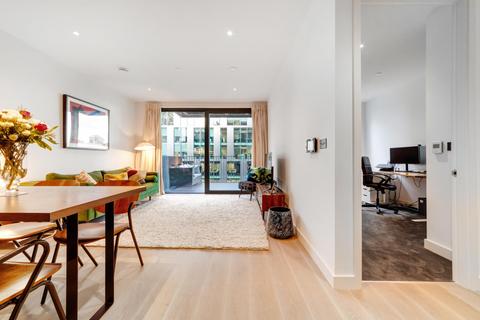 2 bedroom apartment for sale, The Modern, Embassy Gardens, London, SW11
