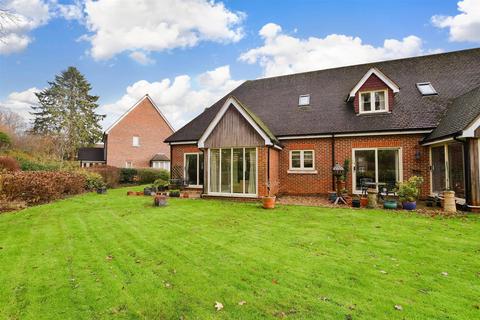 2 bedroom semi-detached bungalow for sale, Durrants Drive, Faygate, Horsham, West Sussex