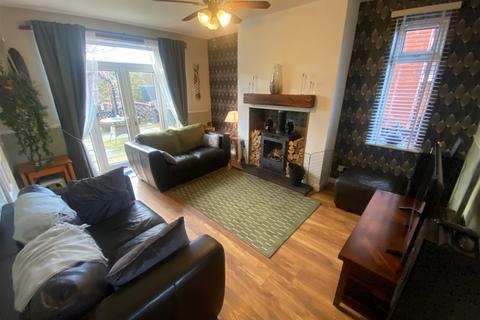 43 Birch Avenue, Oldham, OL8 3TX