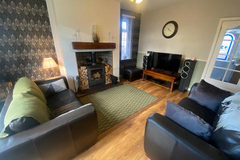 43 Birch Avenue, Oldham, OL8 3TX