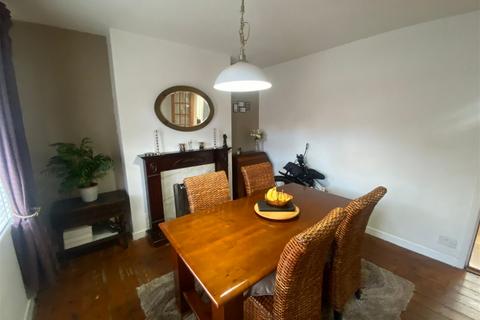 43 Birch Avenue, Oldham, OL8 3TX