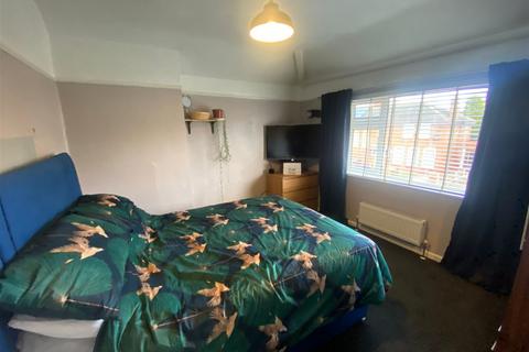 43 Birch Avenue, Oldham, OL8 3TX