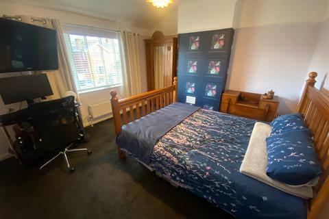43 Birch Avenue, Oldham, OL8 3TX