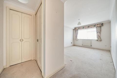 2 bedroom flat for sale, Court Downs Road, Beckenham