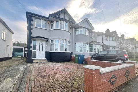 3 bedroom semi-detached house to rent, Somervell Road, Harrow HA2