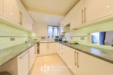 4 bedroom semi-detached house for sale, Sheppards Close, St. Albans, AL3 5AL