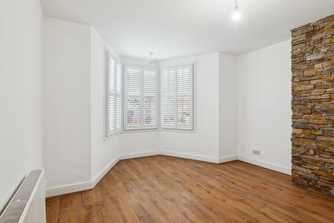 3 bedroom flat for sale, Barn Street, Strathaven, Lanarkshire
