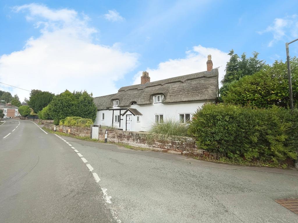 Royal Lane, Eaton, Tarporley, Cheshire, CW6 3 bed property to rent £