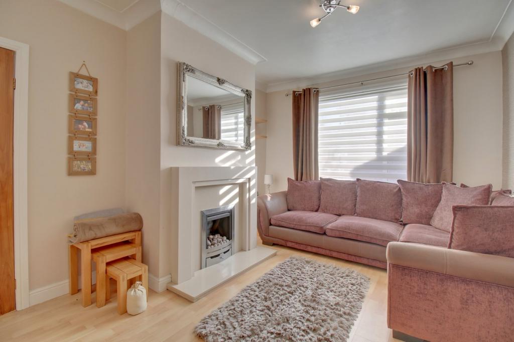 Cambridge Gardens, Bramley, Leeds, West Yorkshire, LS13 3 bed semidetached house for sale £