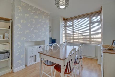 3 bedroom semi-detached house for sale, Cambridge Gardens, Bramley, Leeds, West Yorkshire, LS13