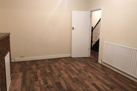 4 bedroom terraced house to rent, Chester Road, Ilford, Essex