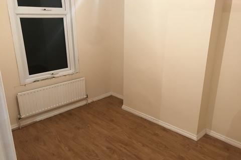 4 bedroom terraced house to rent, Chester Road, Ilford, Essex