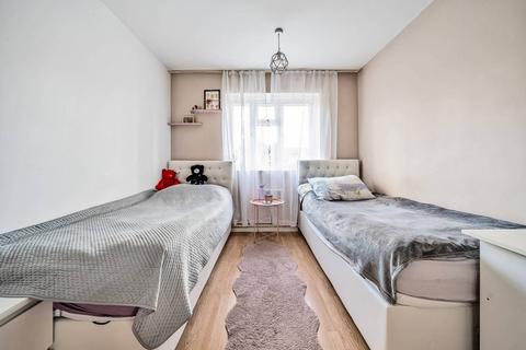 2 bedroom flat for sale, Brook Road, Hornsey, London, N8