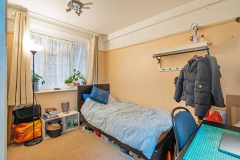 3 bedroom flat for sale, London Road, Thornton Heath, CR7