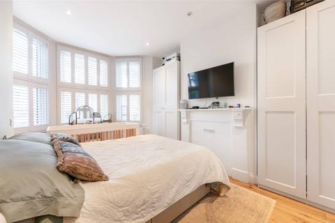 125a Bathurst Gardens, London, NW10 5JJ