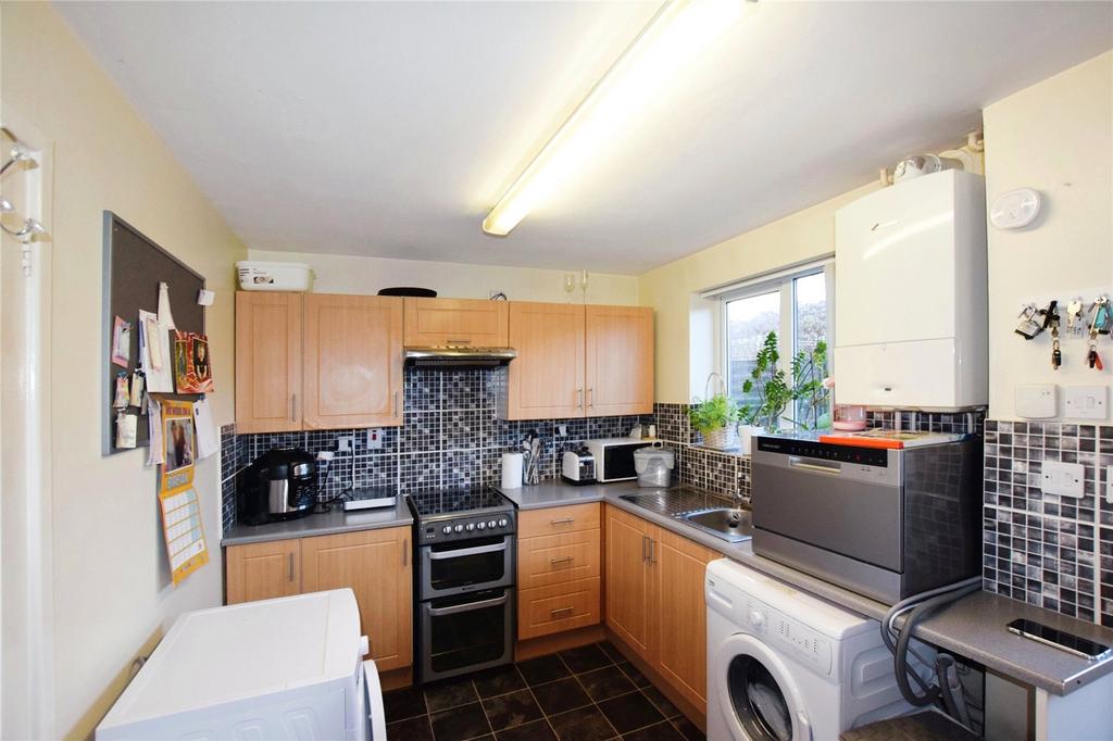 Bicester OX26 2 bed house to rent £1,175 pcm (£271 pw)