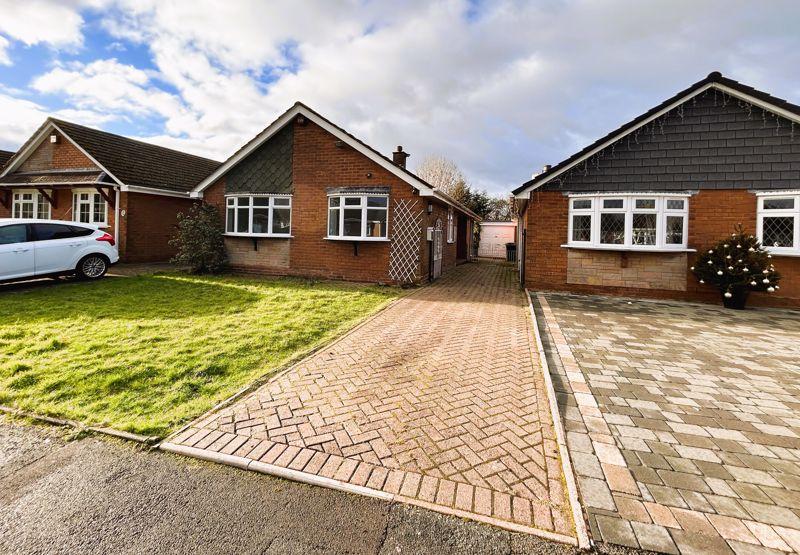 Oakenhayes Drive, Brownhills, Walsall... 3 bed detached bungalow £280,000