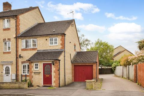 3 bedroom end of terrace house for sale, Mallards Way, Oxfordshire OX26