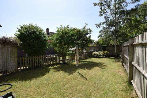 3 bedroom end of terrace house for sale, Mallards Way, Oxfordshire OX26