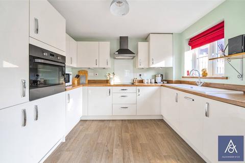 3 Bianca Close, Brackley, NN13 6GY