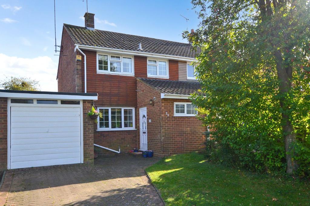 Dunstable, Bedfordshire LU6 3 bed semidetached house for sale £400,000