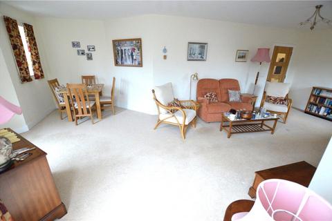 2 bedroom apartment for sale, High Street North, Bedfordshire LU6