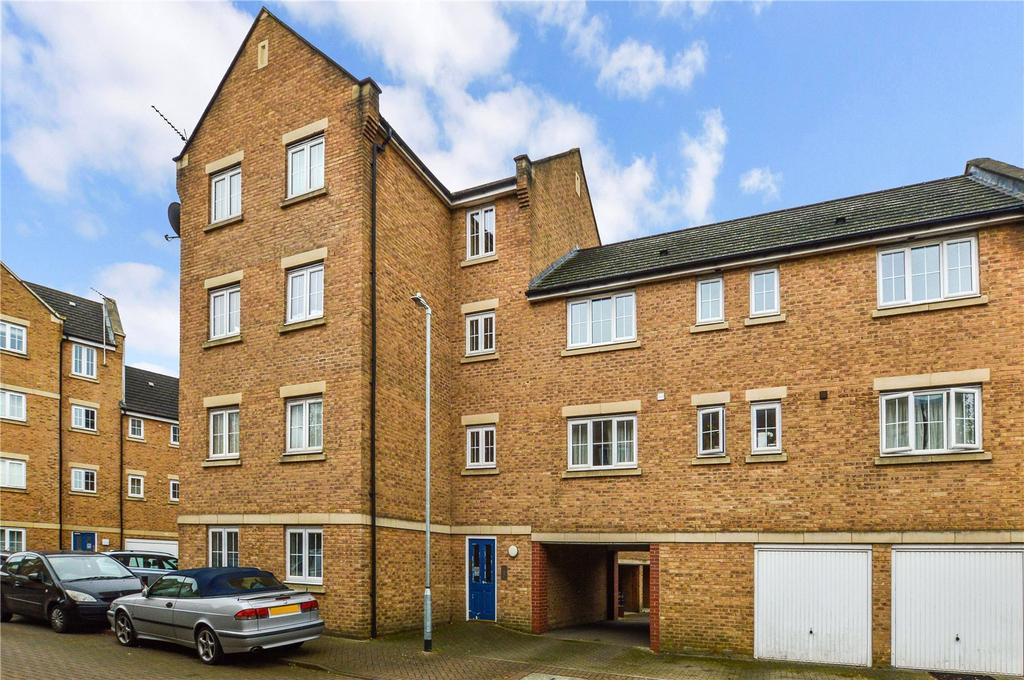 Dunstable, Bedfordshire LU5 2 bed apartment for sale £180,000