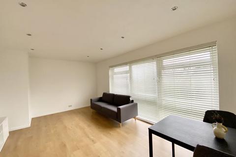 2 bedroom apartment for sale - Flat 12 The Willows, Walsall Road, Four Oaks, Sutton Coldfield, B74 4QJ