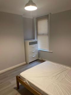 1 bedroom in a house share to rent, Double Bedroom - All Bills INCLUDED - Available Now