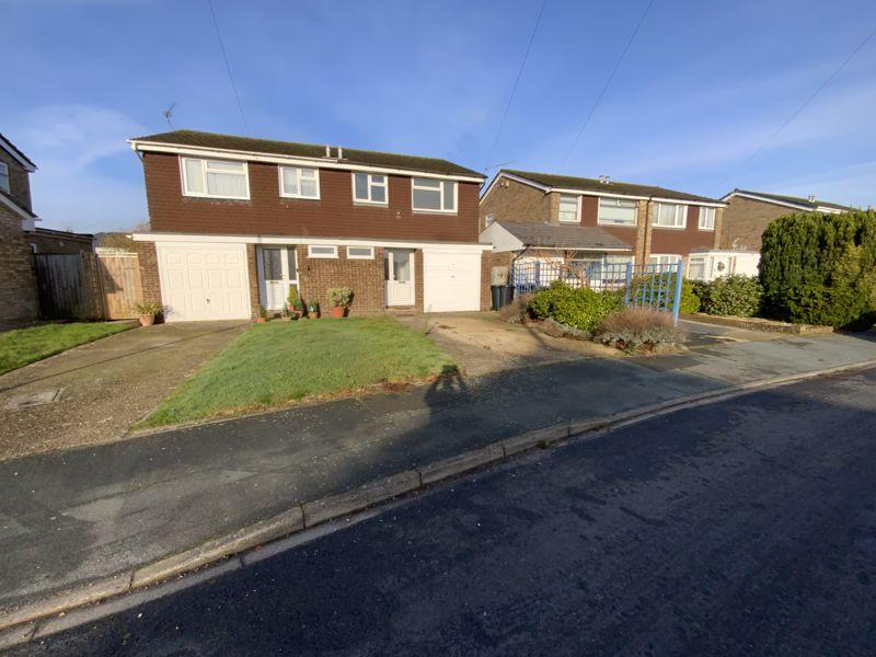 Bronte Avenue, Christchurch 3 bed semidetached house £360,000