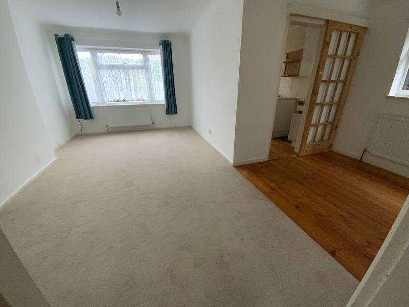 Bronte Avenue, Christchurch 3 bed semidetached house £360,000