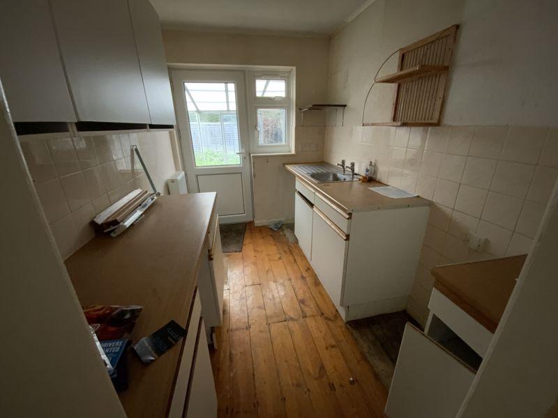 Bronte Avenue, Christchurch 3 bed semidetached house £360,000