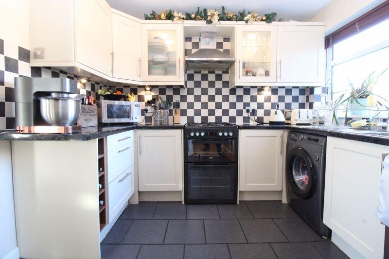 Willoughby Close, Bedford MK44 4 bed end of terrace house for sale £