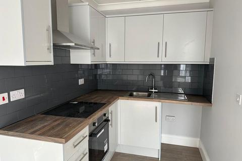 2 bedroom flat to rent, Western Road, Bexhill on Sea, East Sussex, TN40 1DX