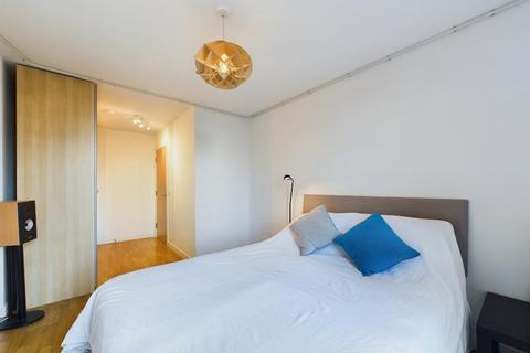 1 bedroom apartment for sale, 4 Triangle Road, London, E8 3SP