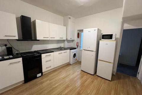 4 bedroom house to rent, Devonshire Road, Walthamstow, London