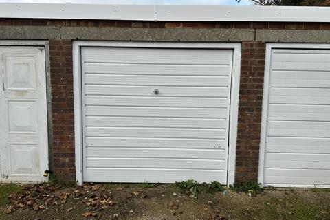 Industrial unit to rent - Garage 2, 1627A Wimborne Road, Kinson, Bournemouth, Dorset