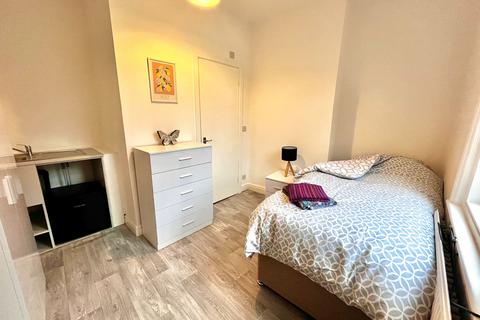 undefined, Room 2, 12 Columbus Ravine, Scarborough