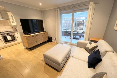 1 bedroom cluster house for sale, Vallis Close, Baiter Park, Poole, BH15