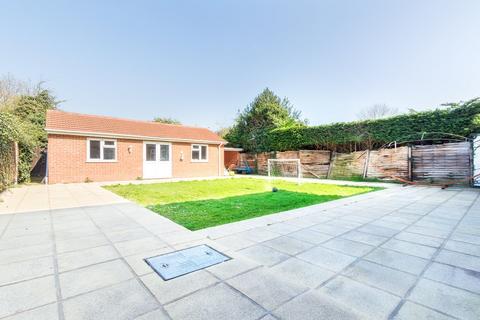 75 Thorney Mill Road, Iver, SL0 9AH