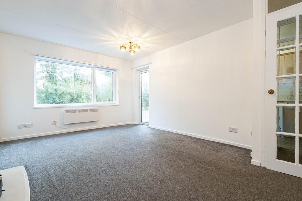 Manor Avenue, Urmston, Manchester, M41 2 bed apartment £900 pcm (£208 pw)