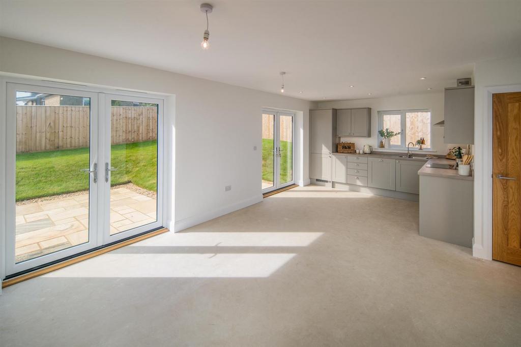 Niton, Isle of Wight 2 bed detached bungalow for sale £395,000