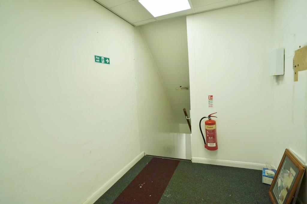 Lower Oxford Street, Castleford Property £700 pcm (£162 pw)