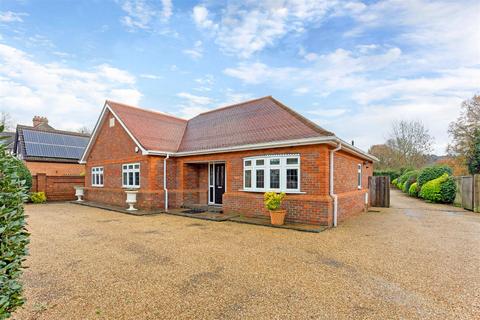 4 bedroom detached house for sale, Green Road, Thorpe