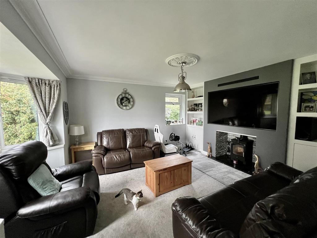 Hendre Road, Capel Hendre, Ammanford 6 bed detached house for sale £