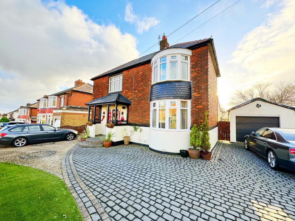 Front Street South, Trimdon Village 3 bed detached house £325,000