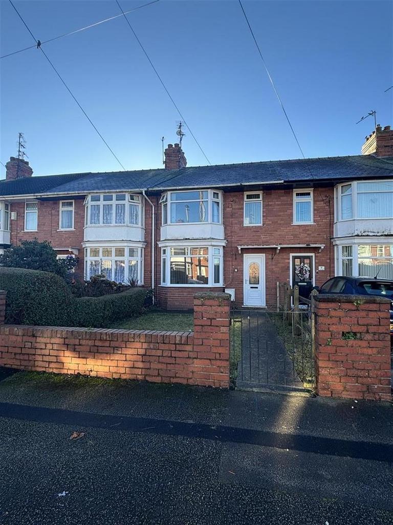Louis Drive, Hull 3 bed terraced house to rent £895 pcm (£207 pw)