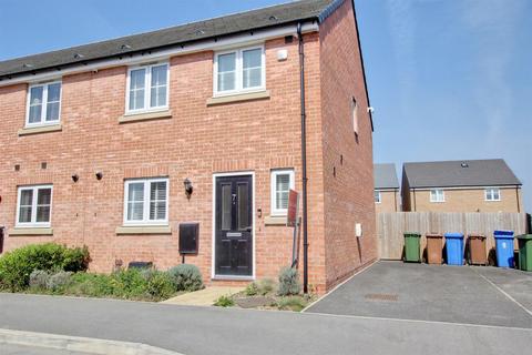 3 bedroom end of terrace house for sale, Woodpecker Drive, Off Minster Way