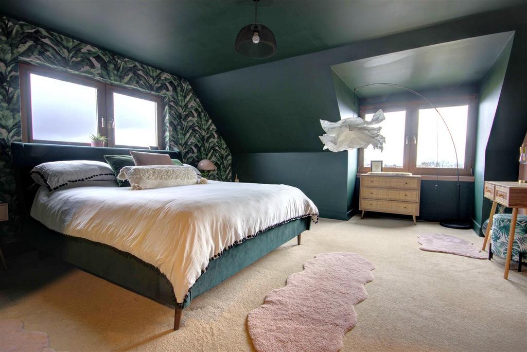 PRINCIPLE BEDROOM with EN SUITE
