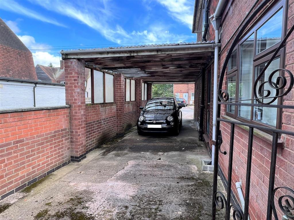 Driveway/Carport